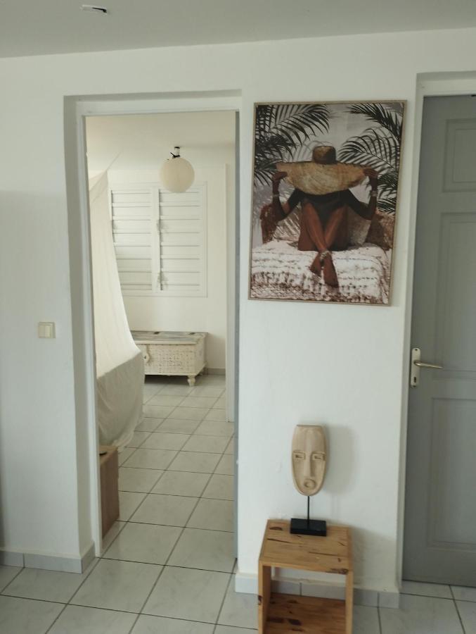 Bas De Villa Vue Mer Avec Deux Chambres Grand-Bourg  Eksteriør billede